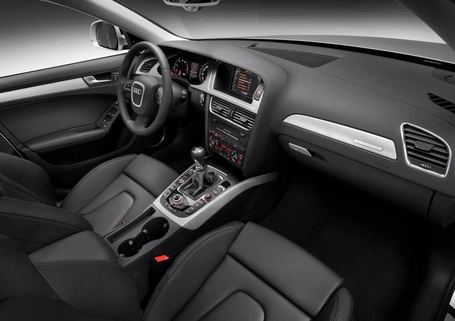 Торпедо Audi A4 Allroad 2.0T Quattro (B8, 8K) 2009 года  (фото 47 из 47)